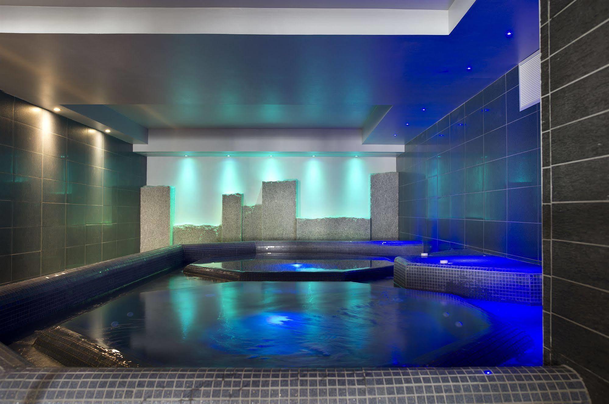 Cgh Residences & Spas Le Cristal De L'Alpe Alpe d'Huez Bagian luar foto
